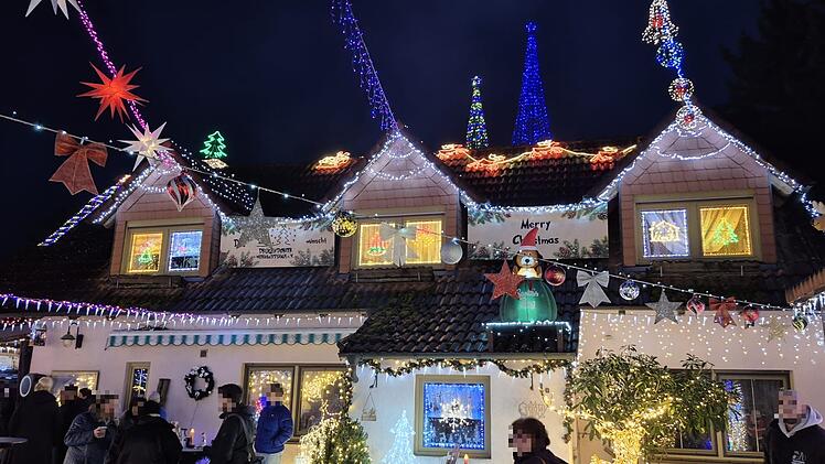 Drügendorfer Weihnachtshaus eröffnet - "unglaublich emotional"