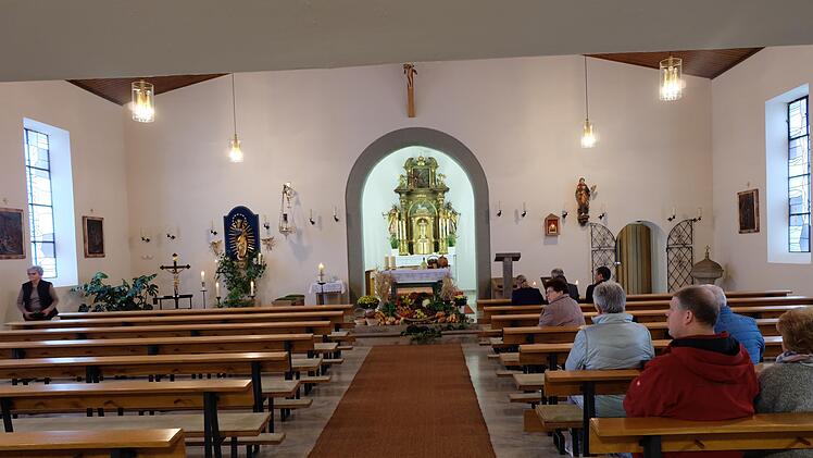 Hell präsentiert sich der Innenraum  der Kirche in Theinfeld nach der Renovierung. Foto: Philipp Bauernschubert