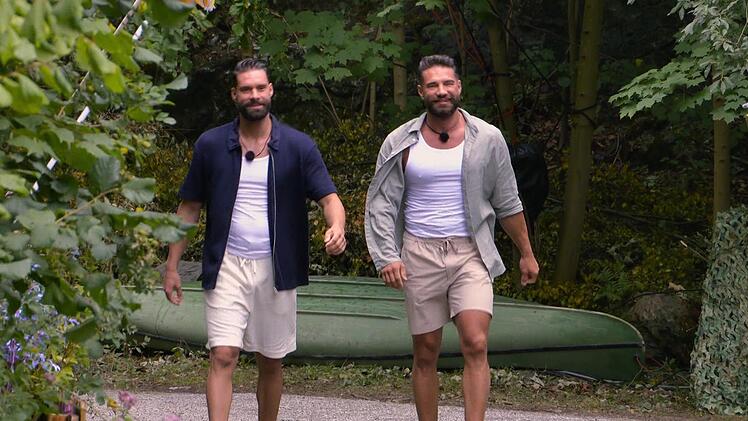 Gemeinsam mit seinem Bruder Marko (links) stellt sich Aleks Petrovic der "Couple Challenge".