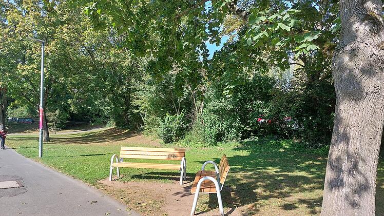 "Plauderbänke" in Fürth