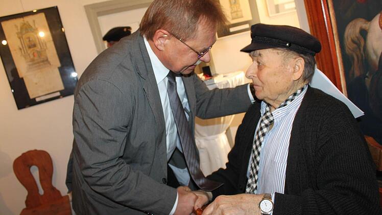 Bürgermeister Wolfgang Beiergrößlein bedankte sich für Geigers Einsatz.