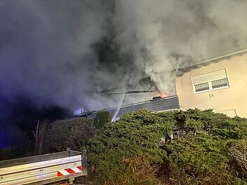 Silvesternacht in Franken: XXL-Überblick - Polizei und Feuerwehr im Dauereinsatz