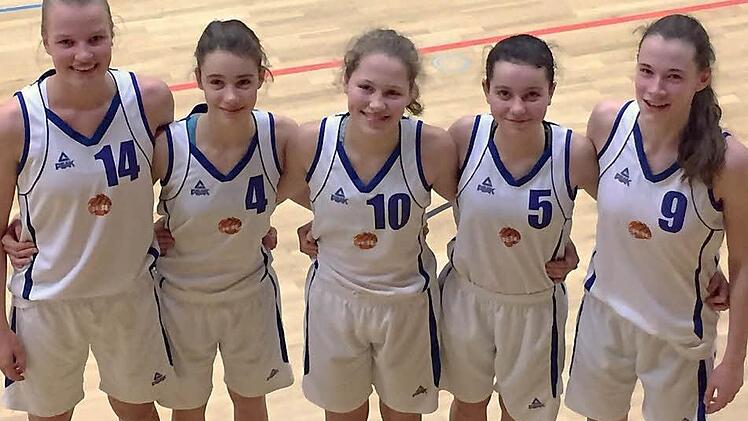 In der Bayernauswahl bew&auml;hrten sich, v.&nbsp;l.: Magdalena Landwehr, Nina K&uuml;hhorn, Kim Siebert, Jana Barth und Julia F&ouml;rner. Foto: privat