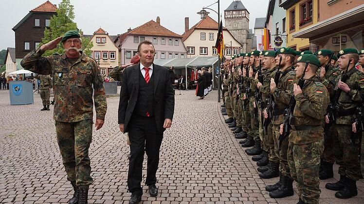Feierliches Gelöbnis in Bischofsheim. Foto: Marion Eckert