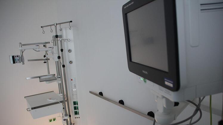 In die Räume der neuen Intensivstation am Kreiskrankenhaus St. Anna in Höchstadt   wurde millionenschwer investiert. Foto: Christian Bauriedel