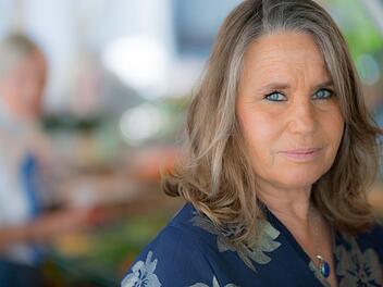 Ein Leben lang war die am 30. Juni 1966 in M&uuml;nchen geborene Marie Theres Relin die Tochter "von" Maria Schell und die Nichte von Maximilian Schell, nach der Heirat mit Franz Xaver Kroetz auch noch eben dessen Frau. Doch l&auml;ngst ist sie emanzipiert, sie ging als Schauspielerin, Autorin und Feministin ihren eigenen Weg.