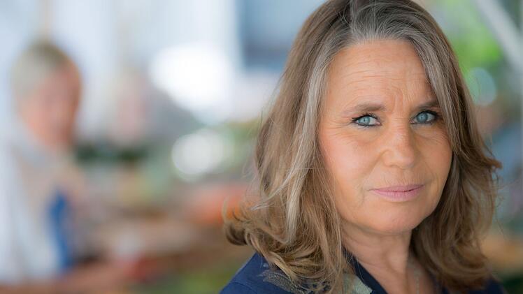 Ein Leben lang war die am 30. Juni 1966 in M&uuml;nchen geborene Marie Theres Relin die Tochter "von" Maria Schell und die Nichte von Maximilian Schell, nach der Heirat mit Franz Xaver Kroetz auch noch eben dessen Frau. Doch l&auml;ngst ist sie emanzipiert, sie ging als Schauspielerin, Autorin und Feministin ihren eigenen Weg.