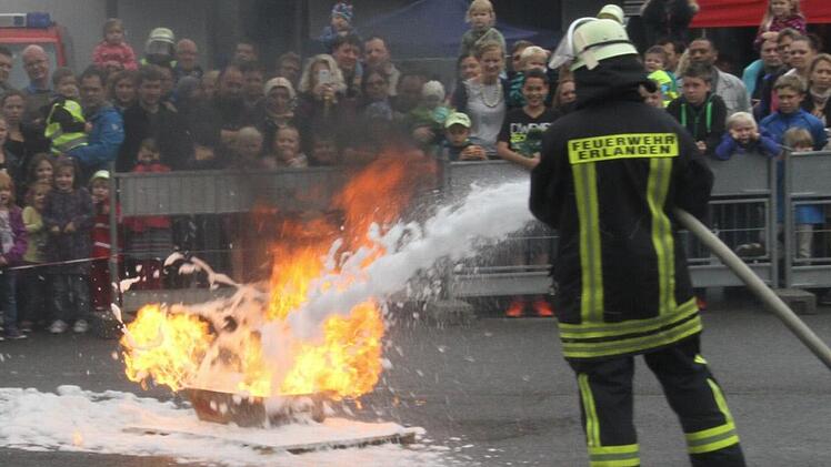Natürlich gab es auch Vorführungen mit Feuer.