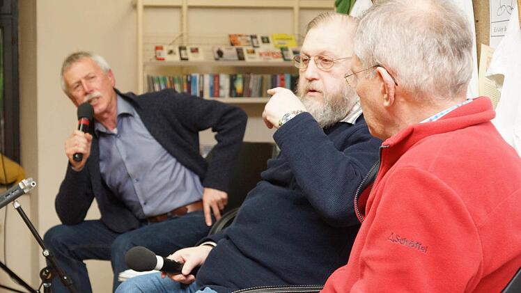 Moderator Ernst Stross im Gespräch mit Franz-Josef Schneider und Anton Köhler. Foto: Arkadius Guzy