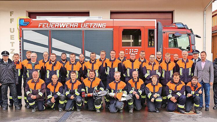 Mit Erfolg legten vier Gruppen der Feuerwehr die Leistungspr&uuml;fungen ab.