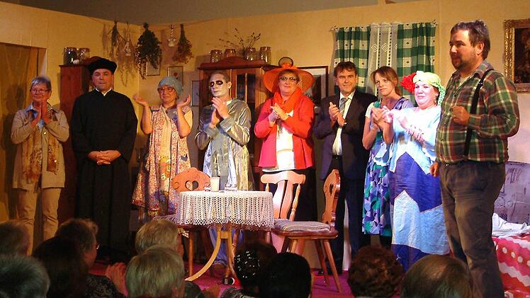 Schlussapplaus für die Laiendarsteller.