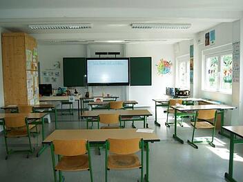 Am Dienstag füllen sich die Klassenzimmer wieder. "Es wird auch in diesem Schuljahr vor jeder Klasse ein Lehrer stehen", sagt Schulamtsdirektorin Stefanie Mayr-Leidnecker. Foto: Corinna Tübel/Archiv