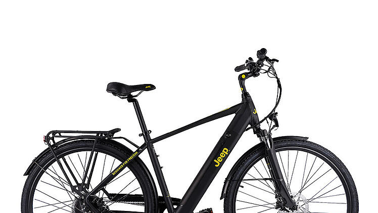 Mit diesem Trekking E-Bike kannst du dich an langen Fahrradtouren ebenso erfreuen wie an einem schnellen Arbeitsweg, denn der leistungsstarke Akku bringt dich über verschiedenste Untergründe ans Ziel!