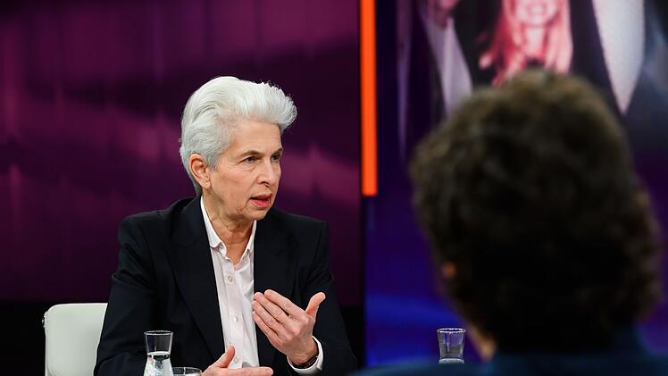 Die Europaabgeordnete Marie-Agnes Strack-Zimmermann bef&uuml;rchtet, dass m&ouml;glicherweise auch Namen aus Deutschland in den Epstein-Files zu finden sein k&ouml;nnten.