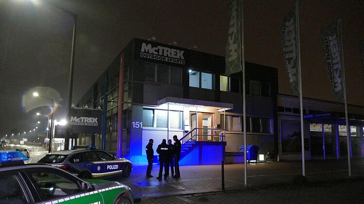 Bei einem Streit in der Nürnberger Sozialpension ist in der Nacht auf Dienstag ein 38-Jähriger verletzt worden. Foto: NEWS5 / Oßwald