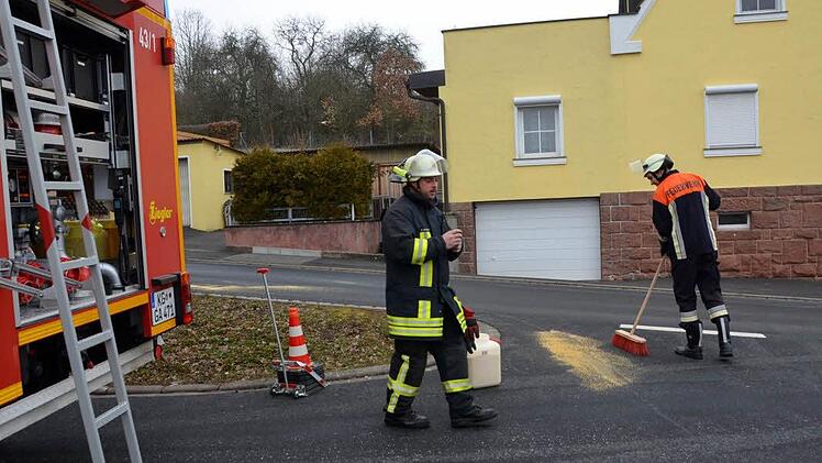 Zu einem Öleinsatz ist die Freiwillige Feuerwehr Garitz am Mittwoch ausgerückt.  Foto: Peter Rauch
