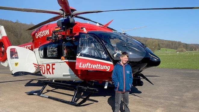 Mika Zeitz war fasziniert vom Rettungshubschrauber, den er beim Boys’ Day besichtigen durfte.