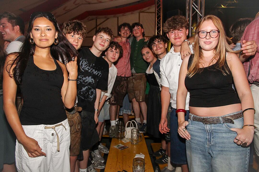 Frontal Party Pur feierte ihre Premiere bei der Bierwoche.