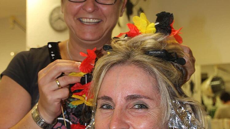 . . . weil Deutschland hinter unserem Team steht, vor allem die Greuther, Wüstenfelder und Casteller!M. Huscher und J. Herrmann, Greuth