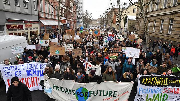 Die "Fridays for Future"-Demos werden am 12. Juli auch in Bamberg fortgesetzt (hier ein Bild von der ersten Demo im Februar).  Foto: Ronald Rinklef