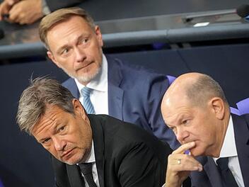 Überbezahlte Politiker? Deutschland im Vergleich – hier gibt’s das meiste Geld