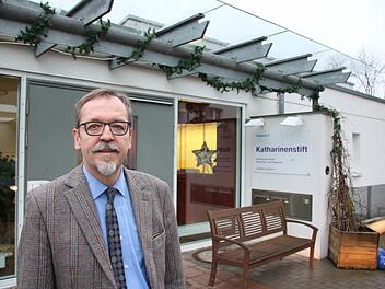 Pfarrer Jochen Keßler-Rosa, Vorstand des Diakonischen Werkes Schweinfurt, verkündete am Montag die Schließung des Katharinenstifts. Foto: Ralf Ruppert