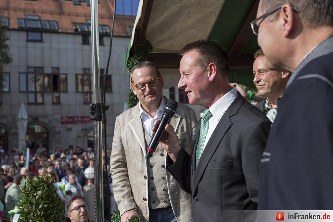 Fürther Michaeliskirchweih eröffnet