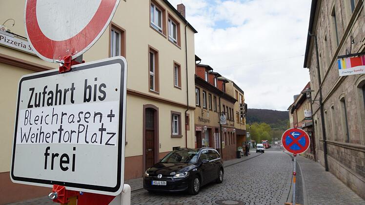 Die Weihertorstraße ist gesperrt.Foto: Arkadius Guzy