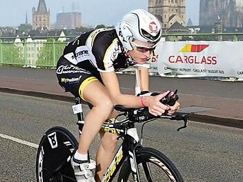 Ulrike Schwalbe vom ATS Kulmbach wurde beim Ultra-Triathlon in Köln Dritte. Foto: privat