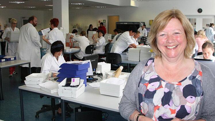 Dr. Elisabeth Müller in der Probenannahme. Foto: Ralf Ruppert