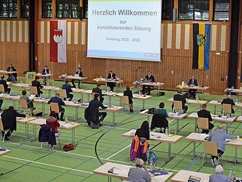 Ungewöhnlicher Tagungsort des Kreistages: die Adam-Riese-Halle in Bad Staffelstein. Die gegenwärtige Situation um die Corona-Pandemie ließ den Verantwortlichen aber keine andere Möglichkeit. Foto: Dieter Radziej
