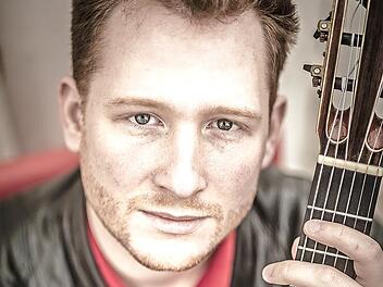 Ein klassisches Gitarrenkonzert gestaltet Gergely Szurgyi am Sonntag in Ebern.