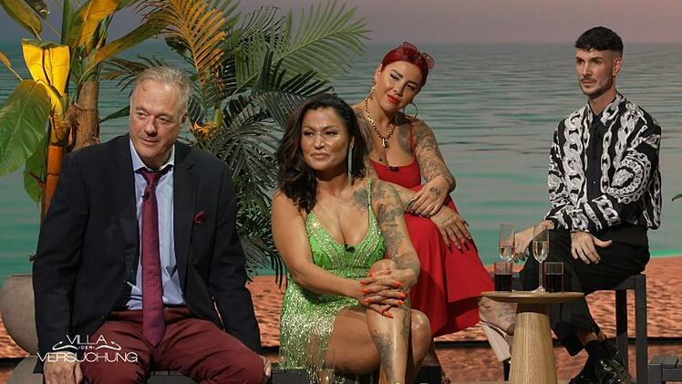 Ronald Schill, bekannt als "Richter Gnadenlos", half Siegerin Jasmin nach der Show mit einem Anwalt.