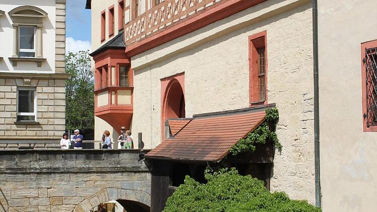 Zum Kunsthandwerkermarkt und verkaufsoffenen Sonntag waren zahlreiche Besucher gekommen. Foto: Carmen Schwind