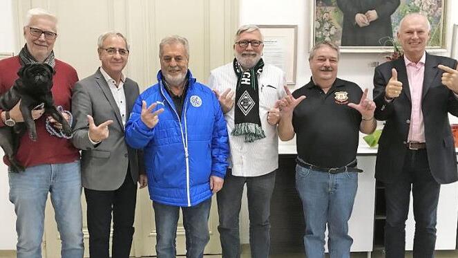 Gladbach oder Wolfsberg - die Tipps sind unterschiedlich (von links): Max Koschu, Bürgermeister Hans-Peter Schlagholz, Josef Obermeier, Heinrich Weßling, Michael Daßler und Robert Schmid Foto: Stadt Wolfsberg