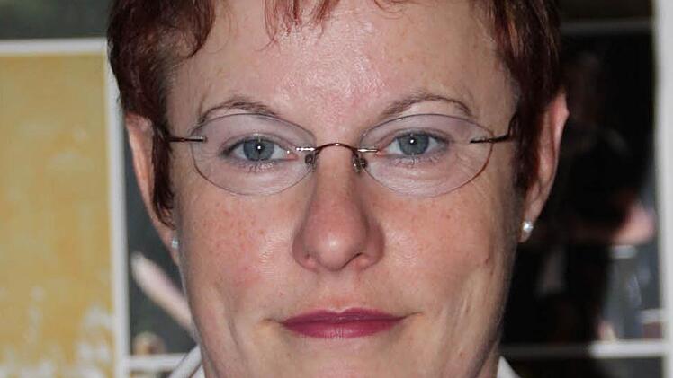 "Ich lasse den Wahlzettel so lange wie möglich liegen", sagt die Bad Brückenauer Stadträtin Angelika Somaruga. Grundsätzlich sieht sie Schwarz-Rot sehr skeptisch: "Wir haben bei der letzten Großen Koalition tierisch gelitten", erinnert sie sich. Trotzdem sei es "leichter, in der Regierung zu arbeiten als in der Opposition".