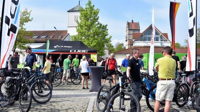 Auch E-Bikes zählen zum Repertoire der Messe.   Foto: Tonya Schulz