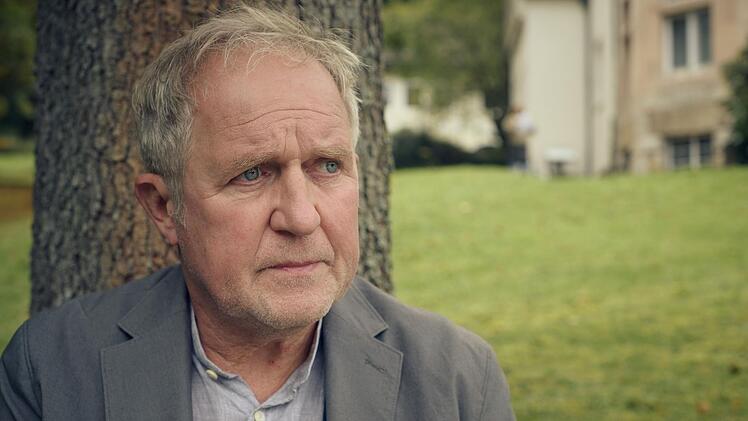 Heimleiter Kai Bischoff (Harald Krassnitzer) macht sich Sorgen um seinen vermissten Sch&uuml;tzling.