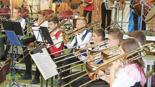 Toller Posaunensatz des Schülerorchesters bei den Highlights der Blasmusik  Foto: Roland Dietz