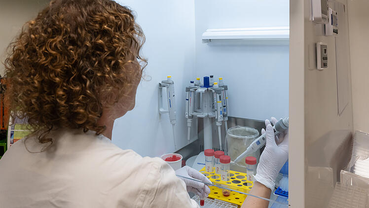 Uniklinikum Erlangen: Krebsmittel rettet 15-Jährige mit Lupus - "war sterbenskrank"