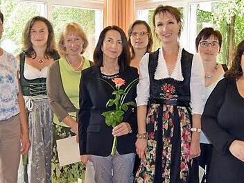 Die erfolgreichen Absolventen der Hauswirtschaft mit (von links): Marion Warmuth, Tanja Degen, Waltraud Hartmann, Sonja Wicklein, Melanie Oppel, Bettina Popp, Brigitte Wei&szlig;, Teia Wich  Foto: Andreas Welz
