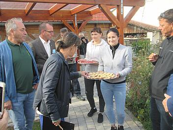 Warteten im Insektengärtle auf die Besucher Selbst zubereiteter Honig und Marmelade und einen Tropfen Wein.