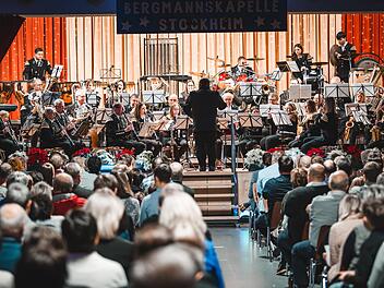 Die Bergmannskapelle Stockheim unter ihrem Dirigenten Michael Botlik