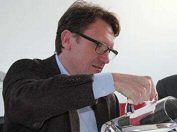 FWO-Werkleiter Markus Rauh zeigte die Struktur der Kooperation der beiden Wasserversorger Frankenwaldgruppe und FWO auf. Foto: Archiv