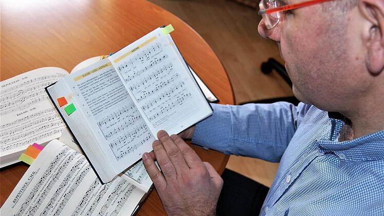 Pfarrer Marcus Döbert ist auf der Suche nach mehrstimmigen Liedern. Foto: Sigismund von Dobschütz 
