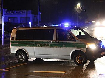 Raub am Samstagmorgen in Coburg: Polizei sucht drei T&auml;ter