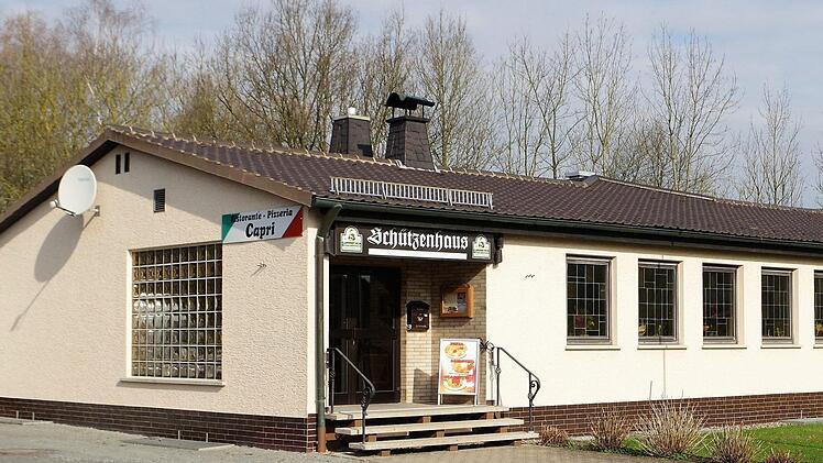 Das Schützenhaus wurde 1981 eingeweiht. Für den Bau leisteten die Mitglieder rund 13 000 Stunden freiwillige Arbeit.