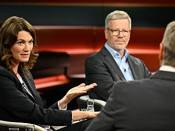 Kommunalpolitiker wie die Regensburger Landr&auml;tin Tanja Schweiger und der Greifswalder Oberb&uuml;rgermeister Stefan Fassbinder sprachen mit Markus Lanz &uuml;ber die verheerende Lage in den Kommunen.