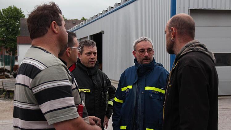 Krisengespräch bei der Feuerwehr. Foto: Johanna Blum