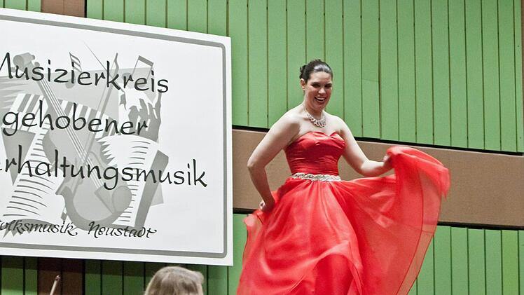 Temperamentvoll: Andrea Chudak bei ihrem Gastspiel in Neustadt.Foto: Jochen Berger